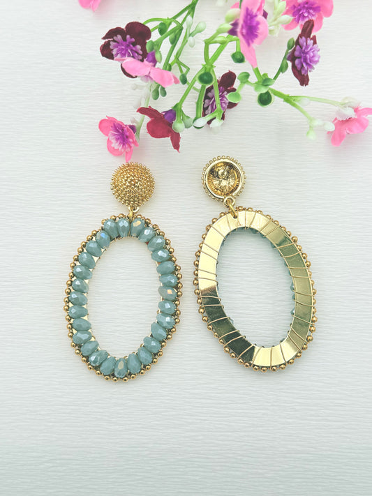 Edle Glitzerohrringe in grau/blau mit goldfarbenem Stecker