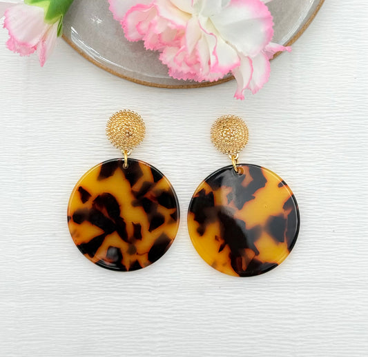 Edle Ohrringe, große Ohrringe, hochwertiger Modeschmuck, edler Modeschmuck, Modeschmuck Ohrringe, Ohrringe aus Horn, Onlineshop Ohrringe, Statement Ohrringe, Statementohrringe