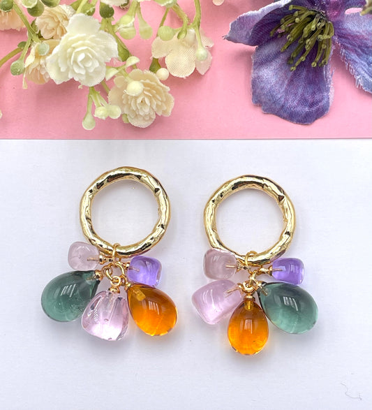 Bunte Ohrringe, Ohrringe bunt, Ohrringe mit Anhänger, Modeschmuck Ohrringe, hochwertiger Modeschmuck, Onlineshop Ohrringe, Statementohrringe, klassische Ohrringe, Julilein Ohrringe, Ohrringe mit Muranoglas, auffällige Ohrringe
