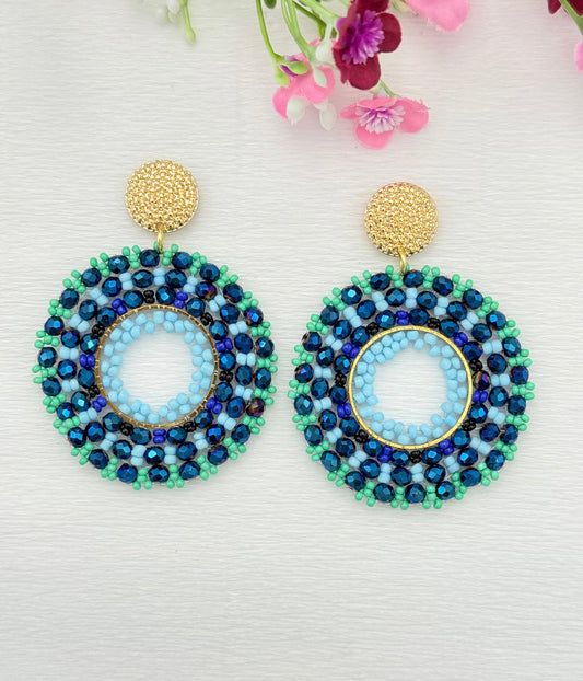 Elegante Ornament-Ohrringe in blau und grün