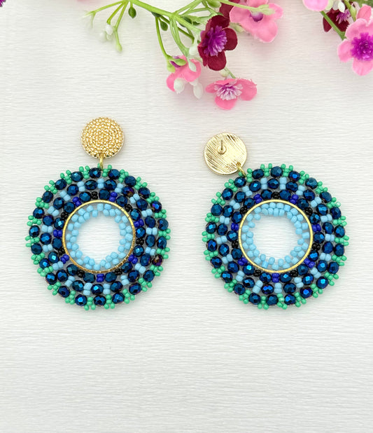 Elegante Ornament-Ohrringe in blau und grün