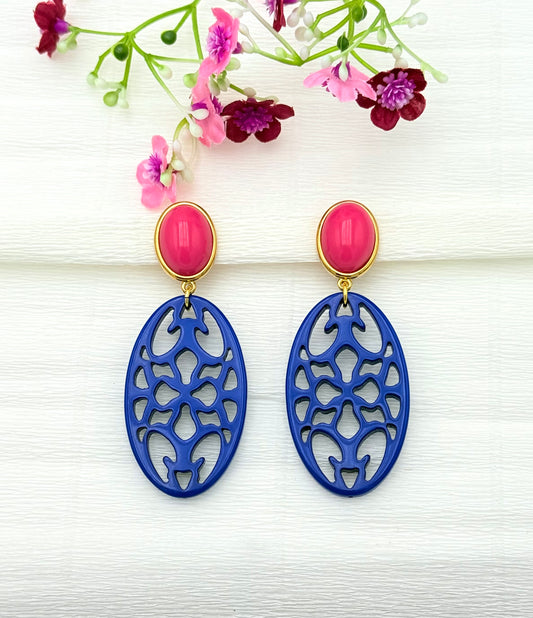 Hochwertige Clips in pink mit blauem Statement-Anhänger