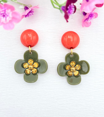Khakifarbene Blumenohrringe - Unsere neue Kollektion Poppy Bloom