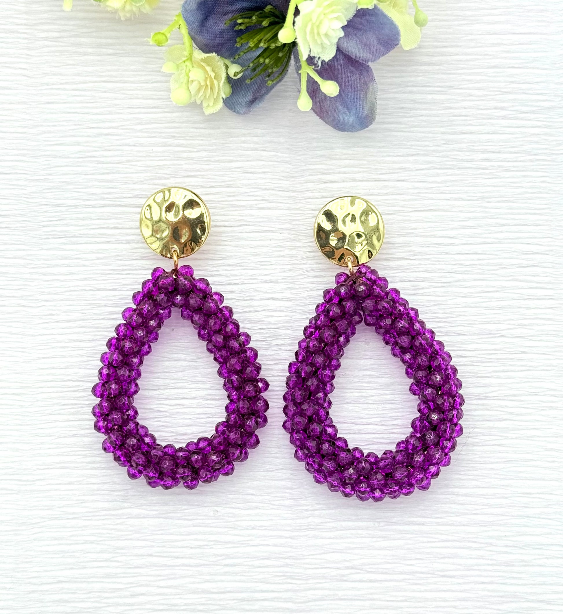 lila Ohrringe, Ohrringe lila, Ohrring, Ohrringe mit Tropfen, Tropfenohrringe, Glitzer Ohrringe, Ohrringe glitzer, Modeschmuck Ohrringe, hochwertiger Modeschmuck, Onlineshop Ohrringe, 