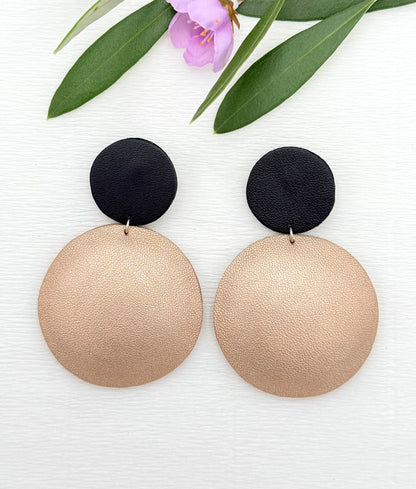 Große gold-schwarze Boho Statementohrringe aus Leder