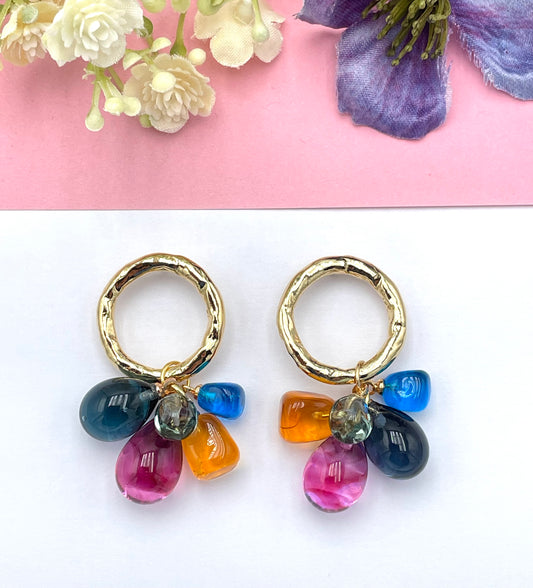Bunte Ohrringe, Ohrringe bunt, Ohrringe mit Anhänger, Modeschmuck Ohrringe, hochwertiger Modeschmuck, Onlineshop Ohrringe, Statementohrringe, klassische Ohrringe, Julilein Ohrringe, Ohrringe mit Muranoglas, auffällige Ohrringe