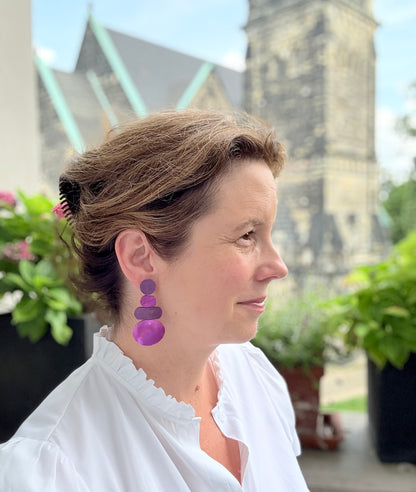 Pink schimmernde Statement Ohrringe aus feinstem Leder