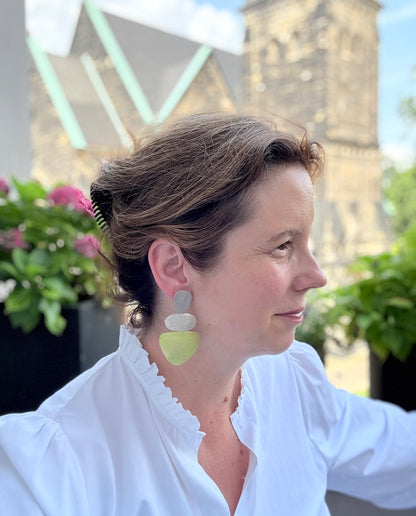 Leuchtende Statementohrringe aus feinstem Leder in Gold und Citrus