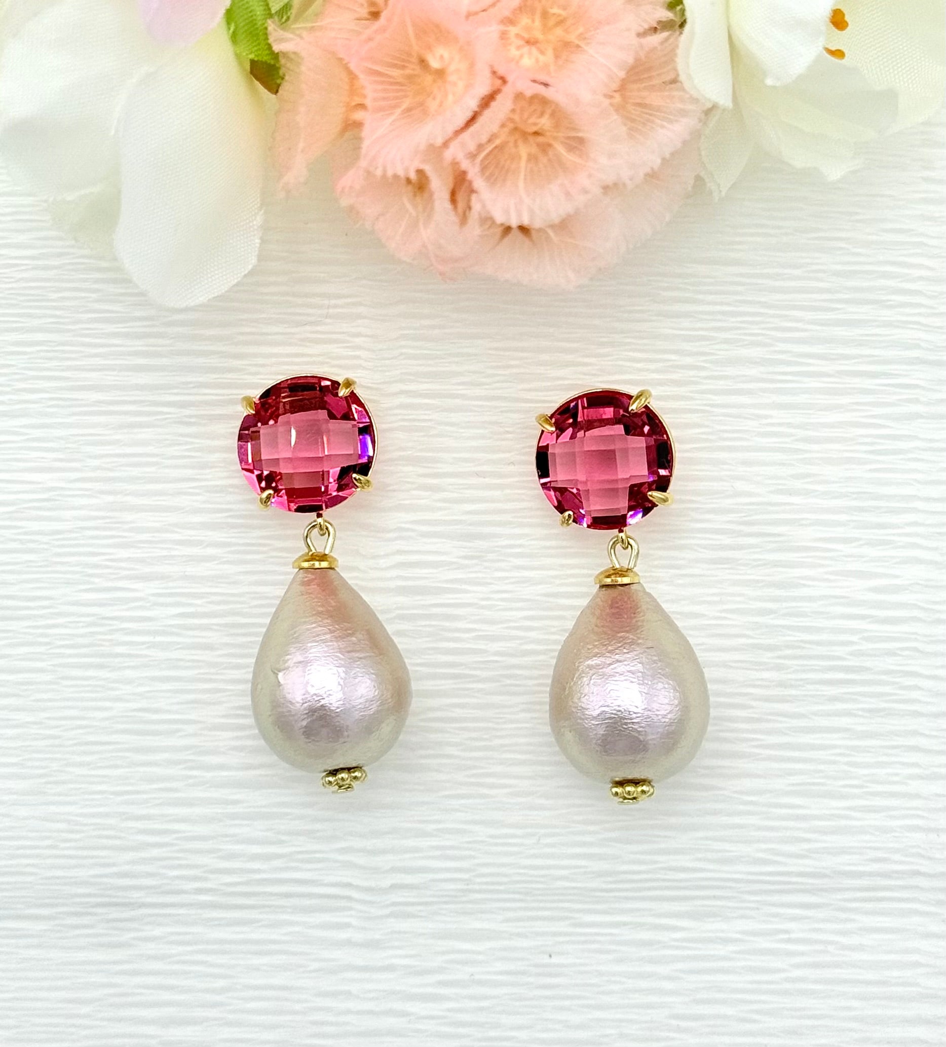 pinke Ohrringe, Ohrringe pinke, Ohrringe mit Baumwollperle, Tropfenohrringe, Ohrringe mit Tropfen, Baumwolltropfen, Glitzer Ohrringe, Ohrringe glitzer, Modeschmuck Ohrringe, hochwertiger Modeschmuck, Onlineshop Ohrringe, edle Ohrringe, Baumwollperlen, Ohrringe leicht