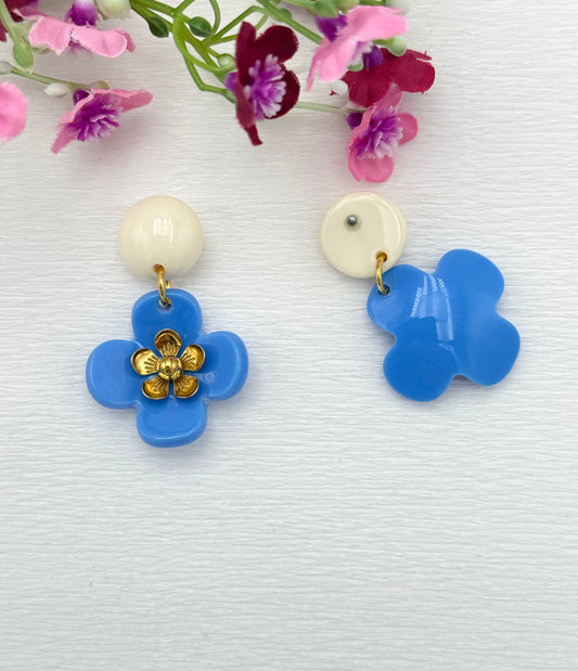 Hellblaue Blumenohrringe - Unsere neue Kollektion Poppy Bloom