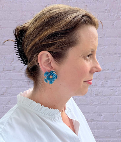 Edle Hingucker-Ohrringe in Form einer grossen blauen Blume - SALE (statt 129,95 €)